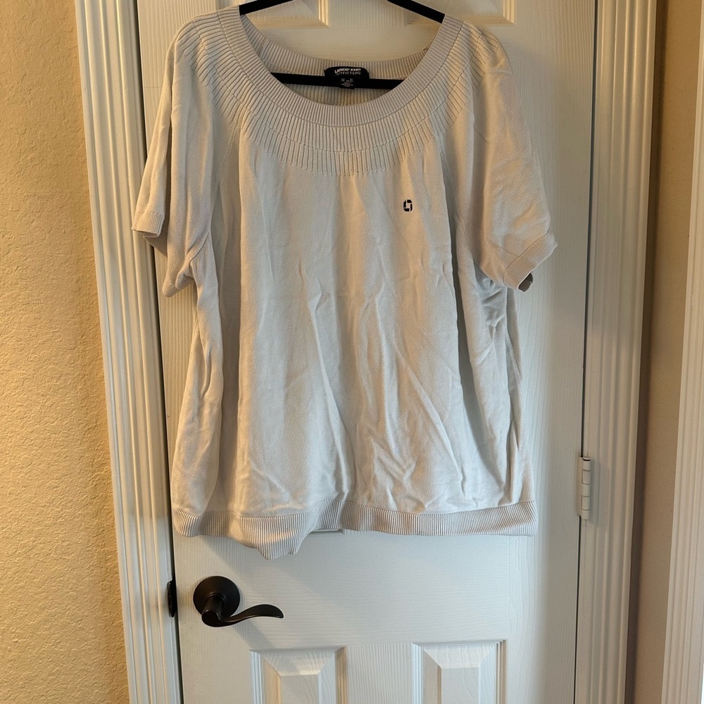 Chase lands end Women's Cream Short Sleeve Top